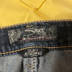 Silver jeans size 28 length 29